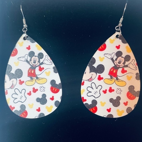 NWT Teardrop Mickey Mouse Wood Earrings - Picture 5 of 6